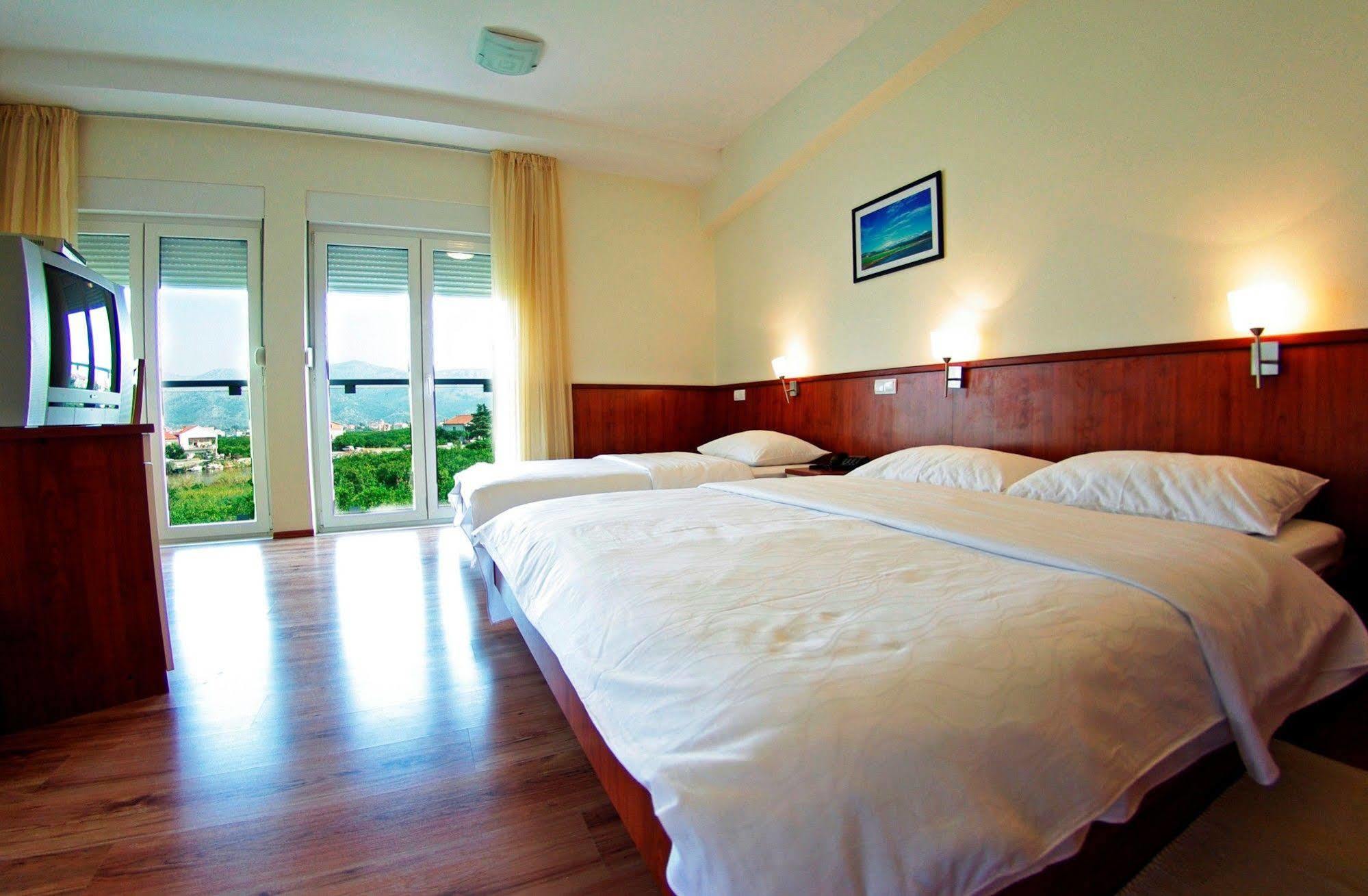 Hotel Merlot Opuzen  Dış mekan fotoğraf
